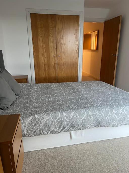 Cosy Apartment Cardiff Bay 5 Mins To Centre Luaran gambar