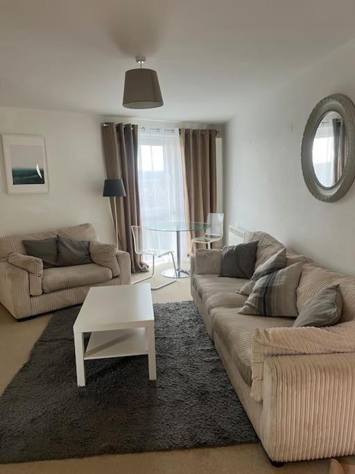 Cosy Apartment Cardiff Bay 5 Mins To Centre Luaran gambar