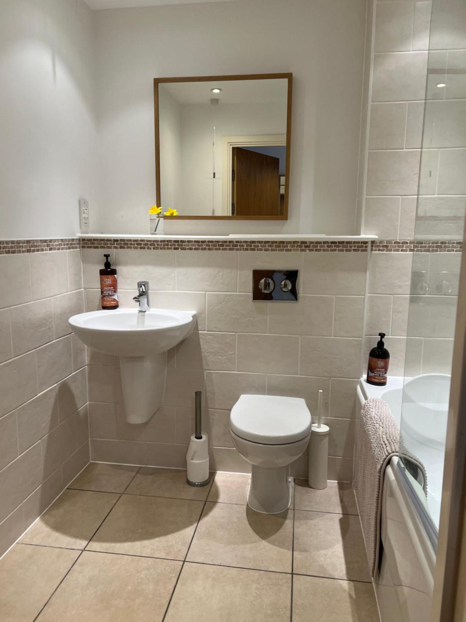 Cosy Apartment Cardiff Bay 5 Mins To Centre Luaran gambar