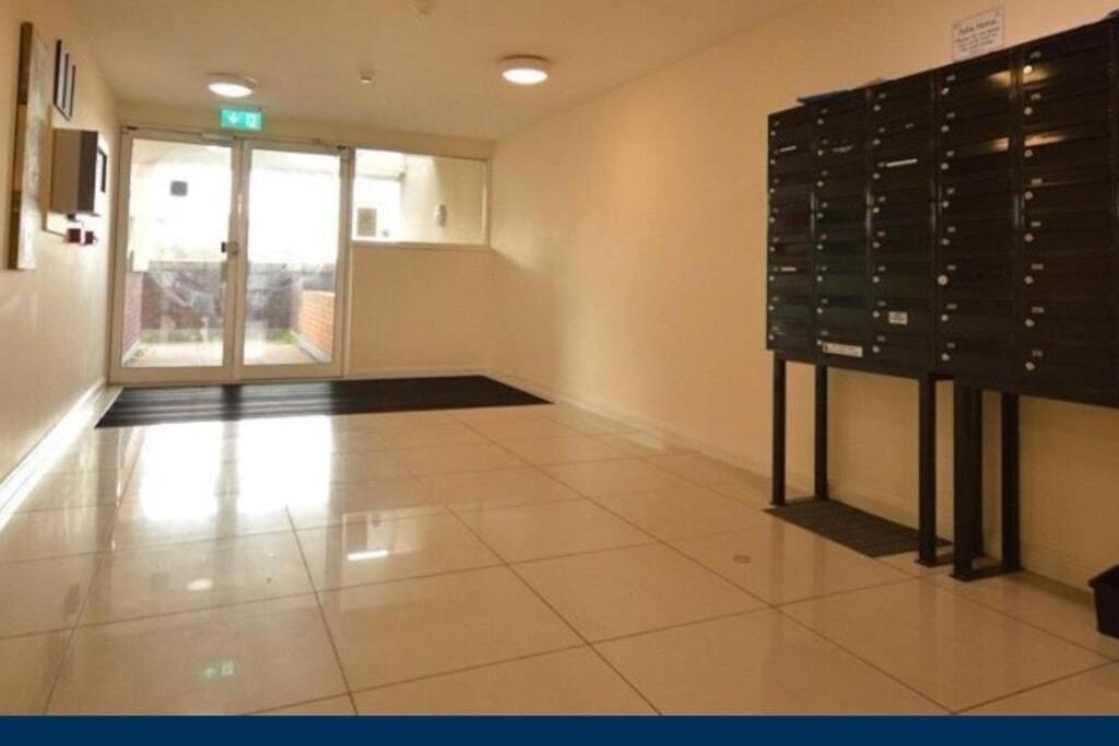 Cosy Apartment Cardiff Bay 5 Mins To Centre Luaran gambar